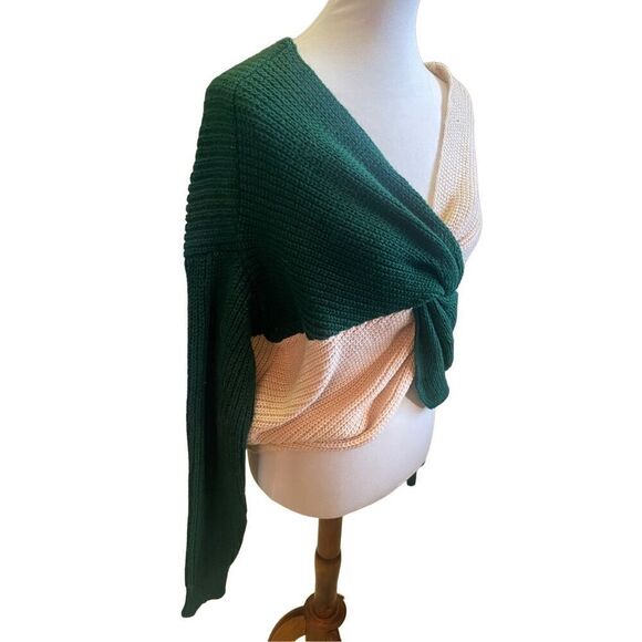No Boundaries Green/Beige Color Block Knit Twist V-Neck Acrylic Cropped Long Sle - Picture 11 of 14